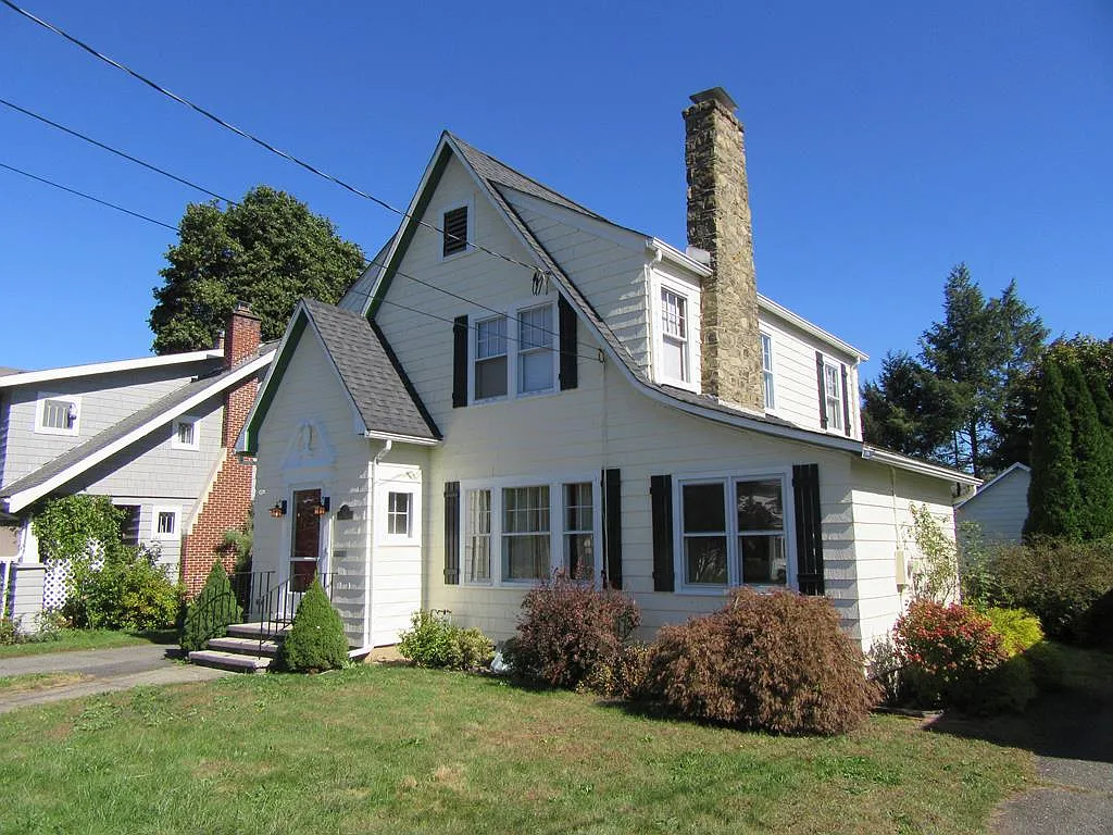 102 Morningside Dr photo 1