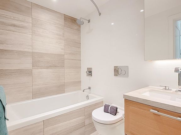 5th image of 7128 Adera St #301