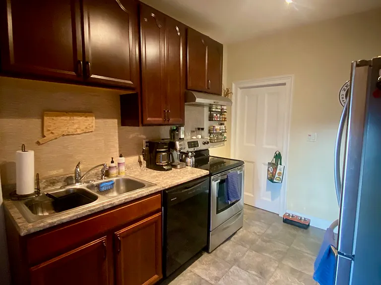 222 S Winooski Ave — Photo 3