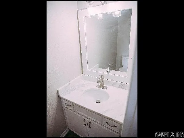 408 W 4th St — Photo 9