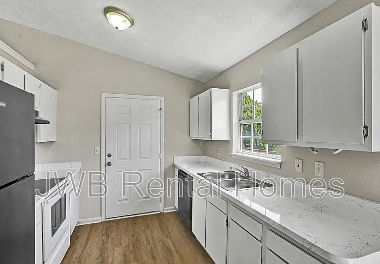 4018 Alfred Mill Ave — Photo 3