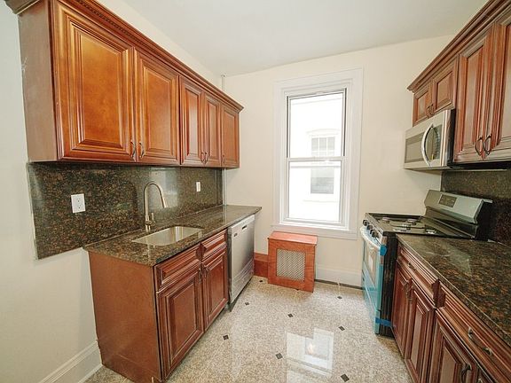 2nd image of 35-45 33rd St #2K
