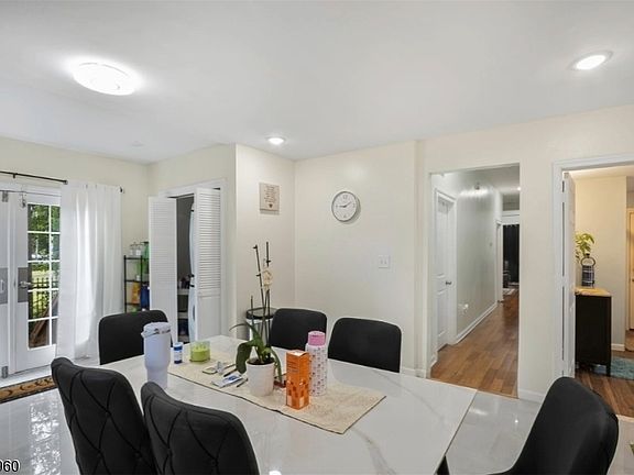4th image of 21 Lawrence St