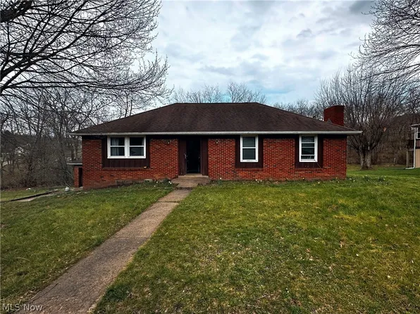 128 Shaffer Ln, New Cumberland, WV 26047