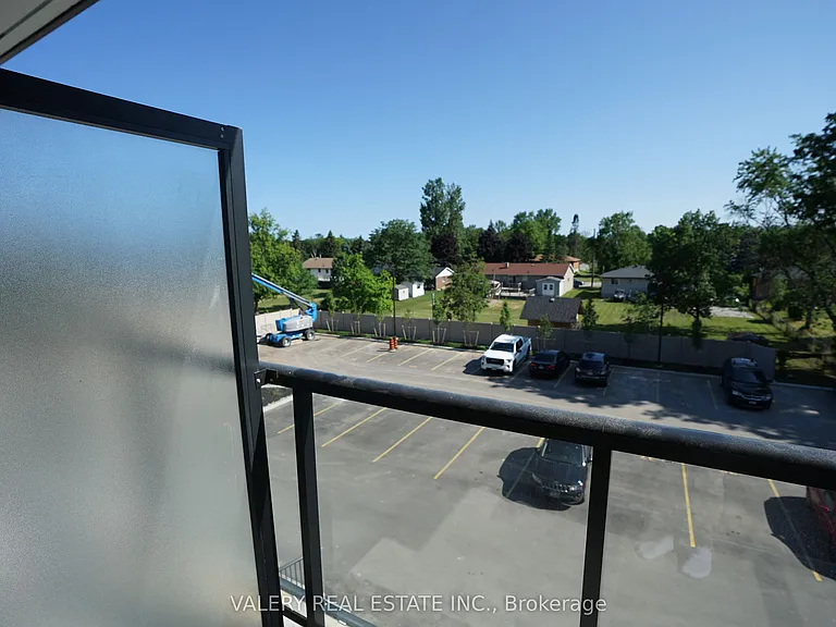 681 Yonge St #227 — Photo 14