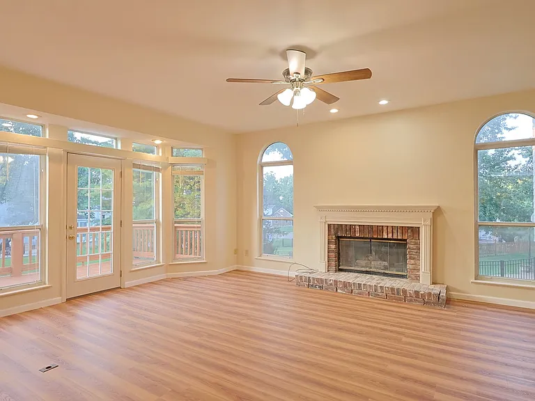 600 Arbor Glen Ct — Photo 8