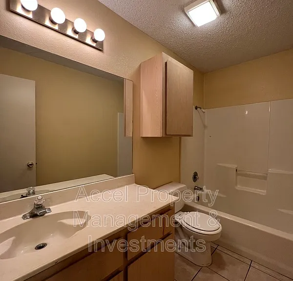 1201 W Carmen Ave #9 — Photo 7