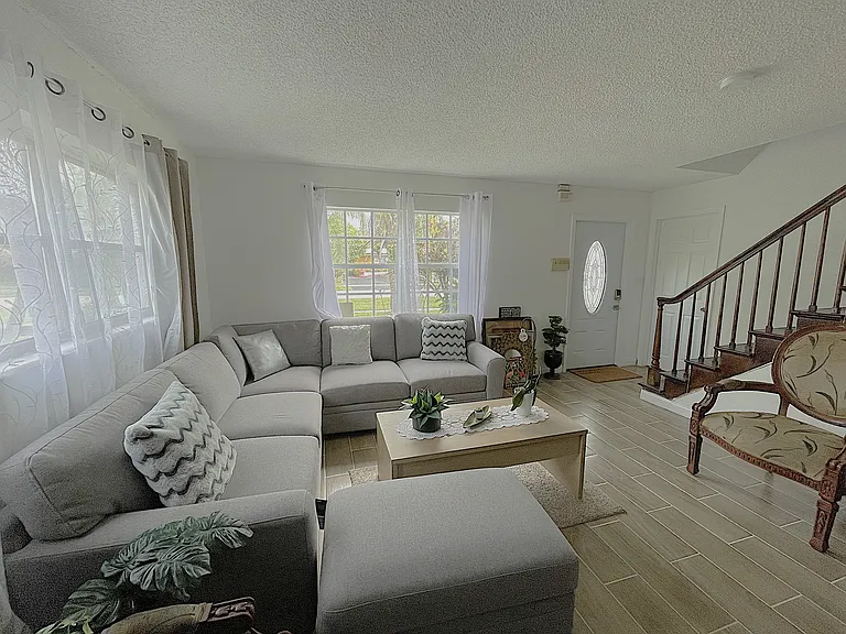 5130 Pat Pl — Photo 1