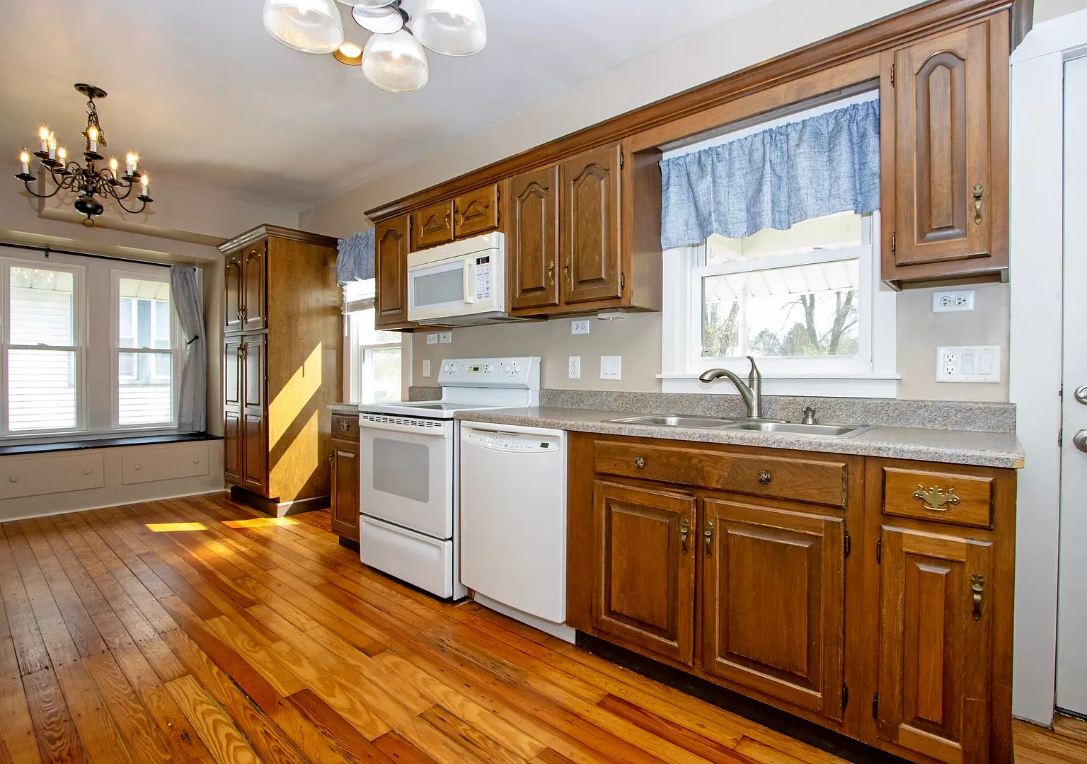 Two Bedroom - Single Family Home — Photo 3