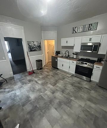 2nd image of 710 W 3rd St