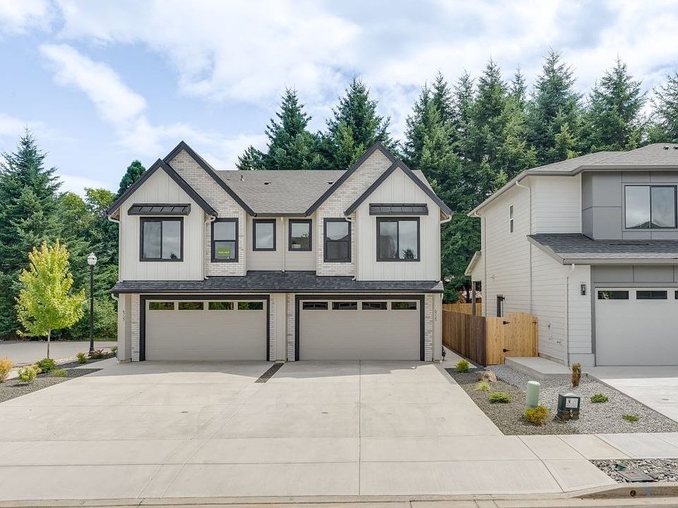 The Courtyards at Hidden Crest Community by Aho Construction