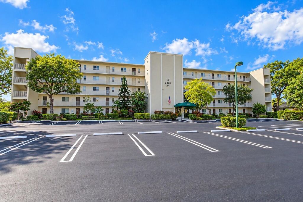 2230 N CYPRESS BEND Drive #410, Pompano Beach