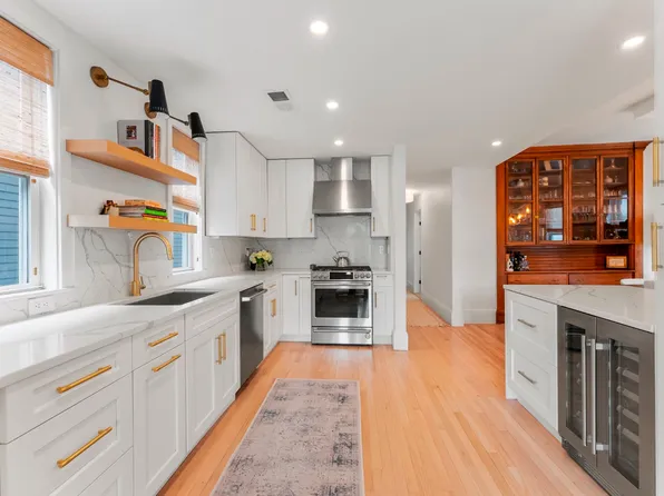 865 E 2nd St #2, South Boston, MA 02127