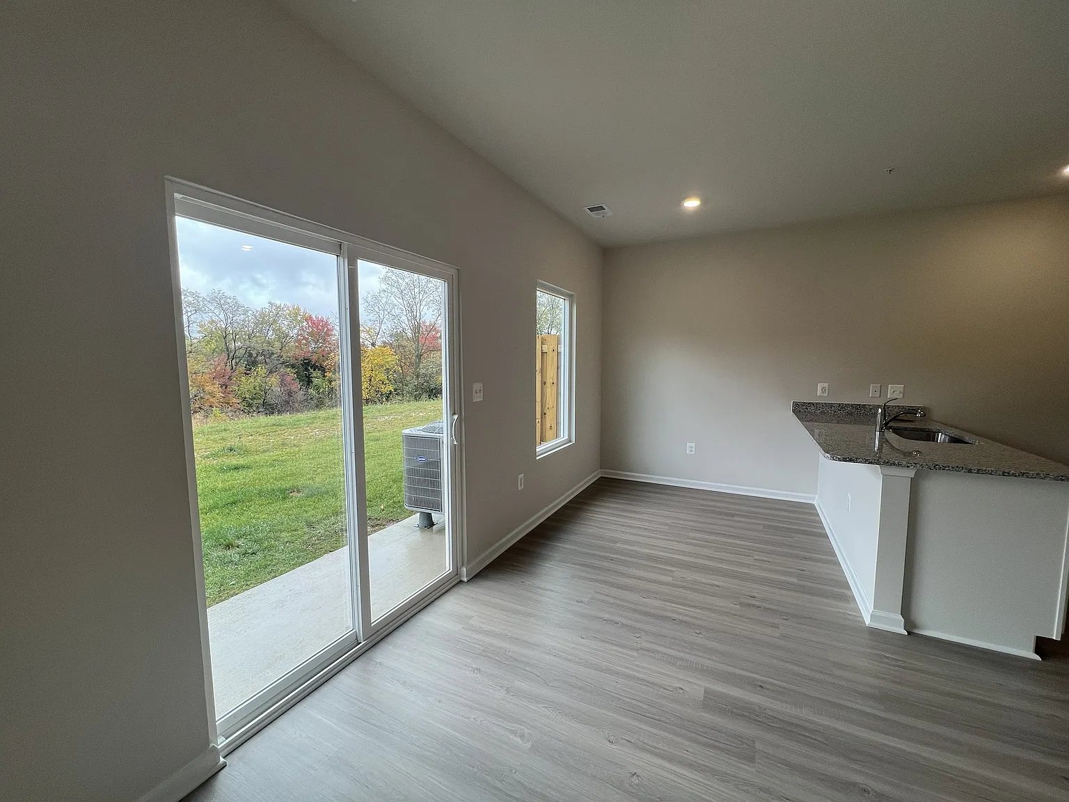 3 bed, 2.5 bath, 1148 sqft, $2,800 — Photo 4