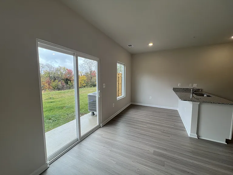8157 Bartholomew Ct — Photo 4