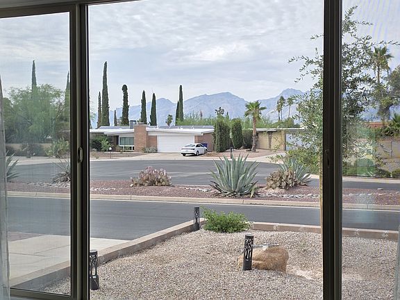 4th image of 9042 E Kenyon Dr
