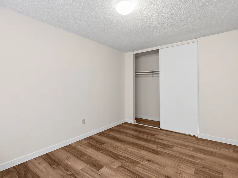 2 Bed 1 Bath Standard - 860 Sq Ft 2 Bed 1 Bath Standard - 860 Sq Ft