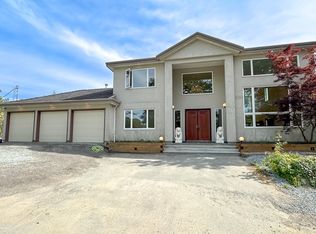 21800 River Rd, Richmond, BC V6V 1M4