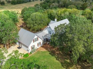 412 Woody Hollow Rd, Luling, TX 78648