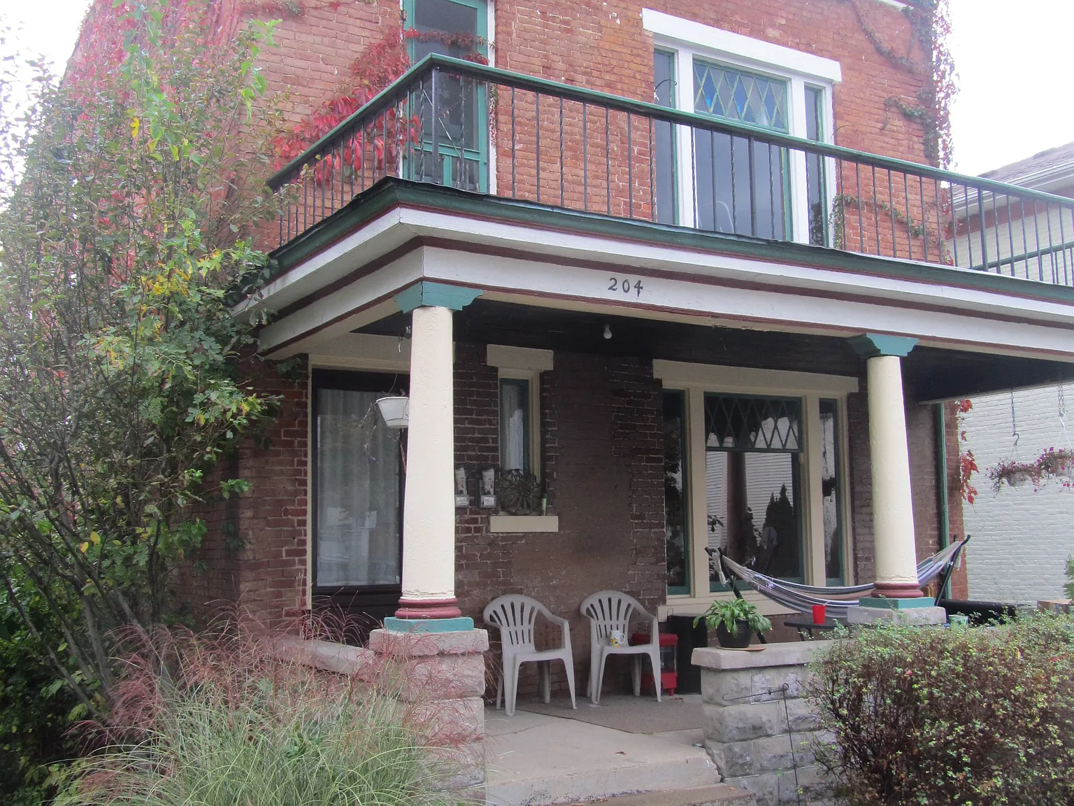 2 bed, 3000 sqft, $1,400 — Photo 2