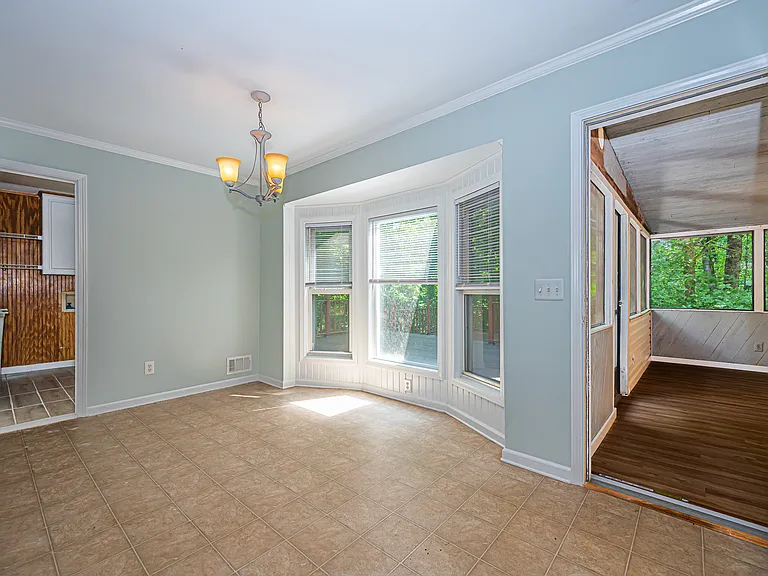 520 Arnold Rd — Photo 9