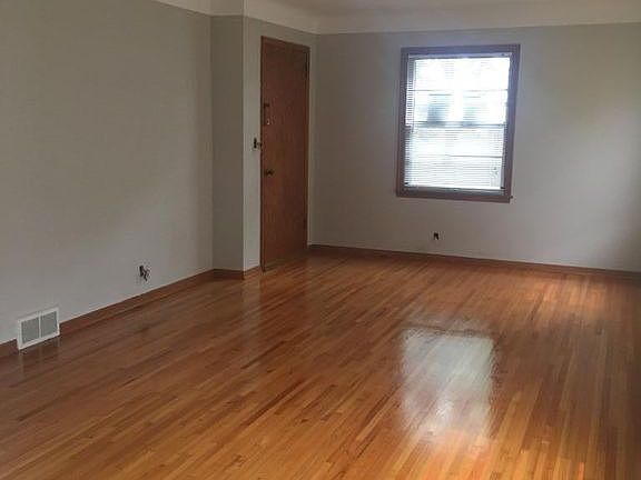 5th image of 4236 46th Ave S APT 4
