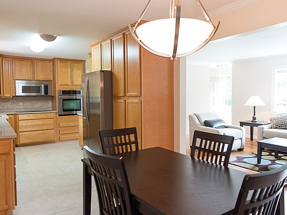 5th image of 278 Crandall Dr