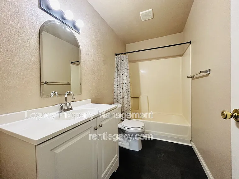 7445 Auburn Oaks Ct #K — Photo 12
