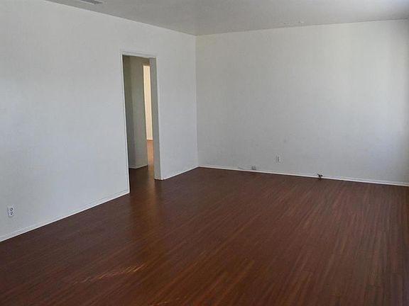 2nd image of 6902 Jellico Ave