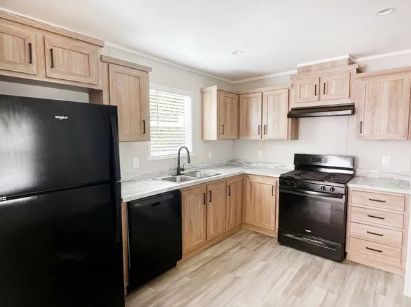 461 Shady Brook Hts #461, Greenwood, IN 46142