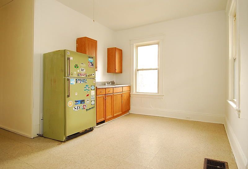 2nd image of 2 Morgan Ave