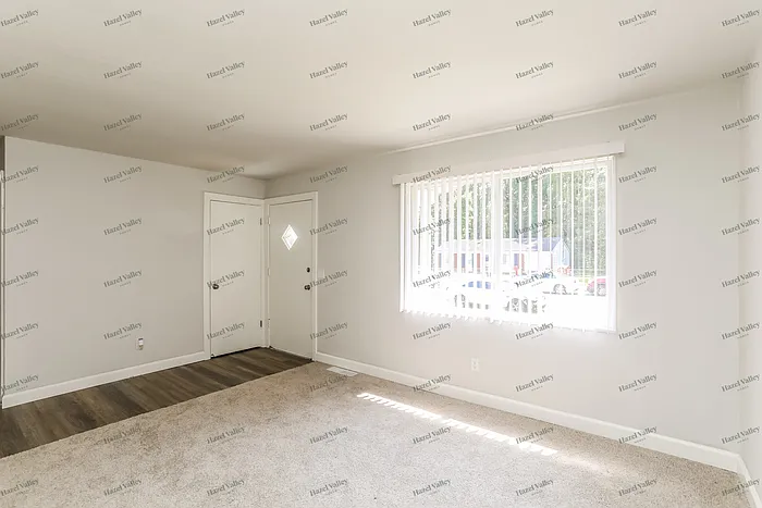 4 bed, 1.5 bath, 1132 sqft, $1,595 — Photo 4