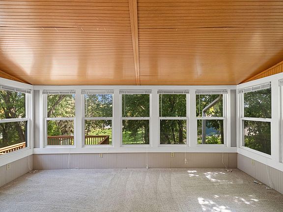 5th image of 15563 S Ridgemont Ave SE