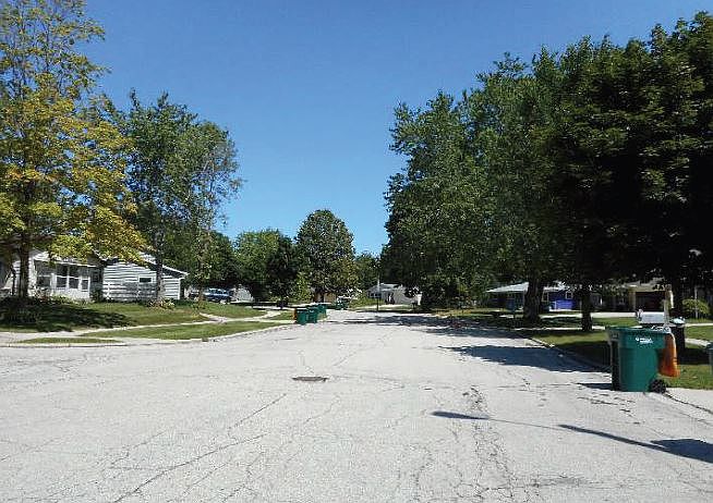 2nd image of 1526 Parkway Dr