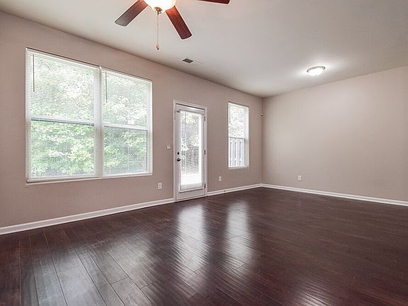 4th image of 3289 Pennington Dr