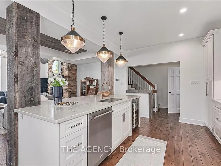 129 Venture Blvd — Photo 11