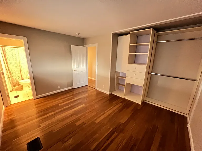 2301 E Brooks Ave — Photo 11