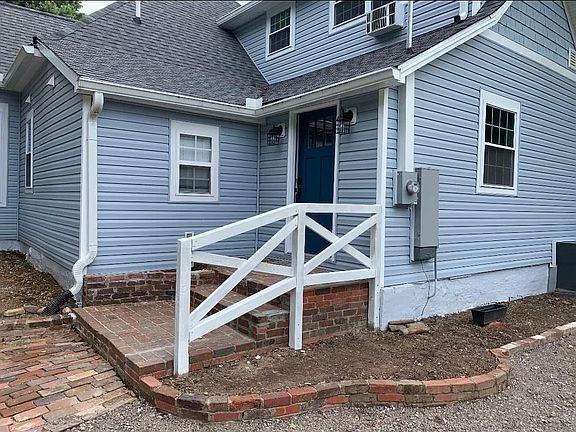 3rd image of 2706 Belcourt Dr