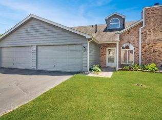 1815 Springvale Dr, Crown Point, IN 46307