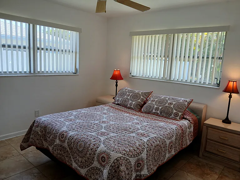 4020 SE 11th Pl — Photo 8