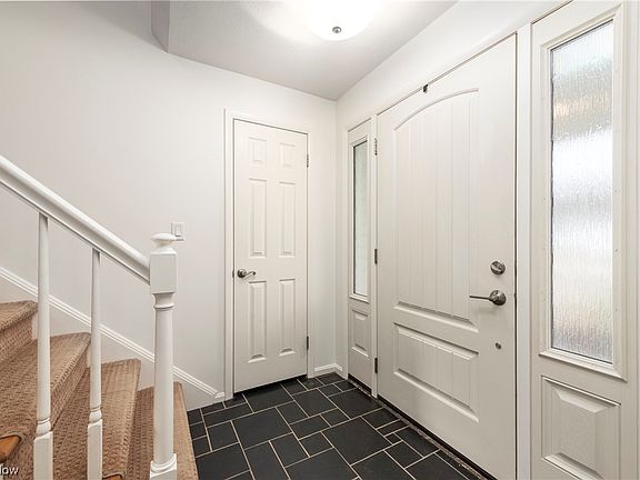 3rd image of 28907 Millard Dr