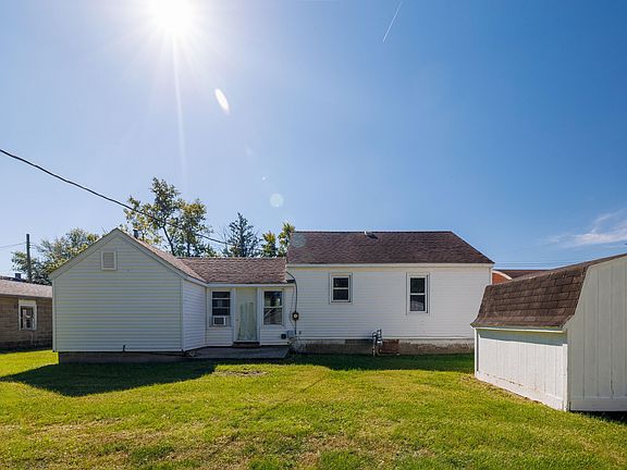 5th image of 124 W School St