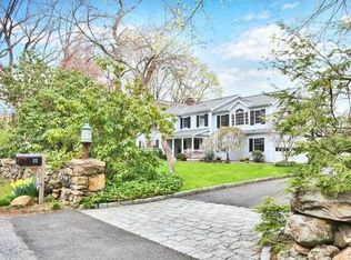 22 Overbrook Ln, Darien, CT 06820