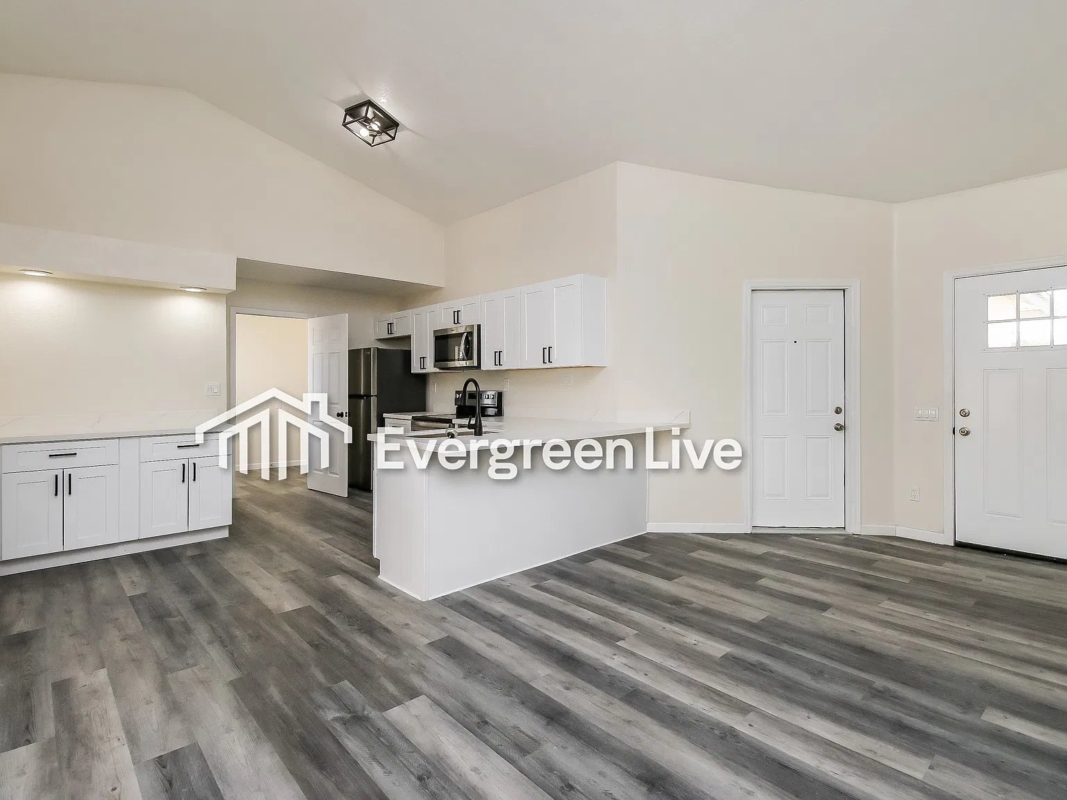 4 bed, 2.0 bath, 1421 sqft, $1,845 — Photo 2