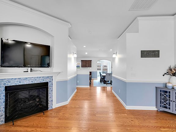 5th image of 217 Meadow Lake Dr