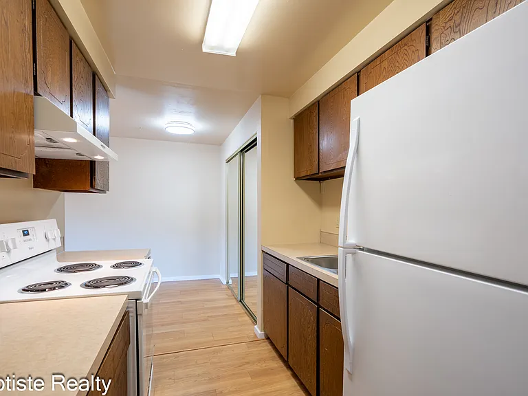 11012 NE 68th St #513 — Photo 10