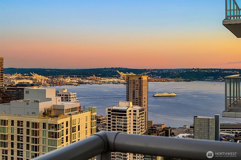 2nd image of 588 Bell Street #3704S