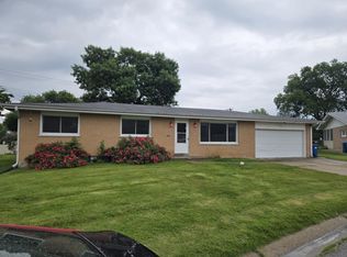 6 Ashland Pl, Saint Charles, MO 63301