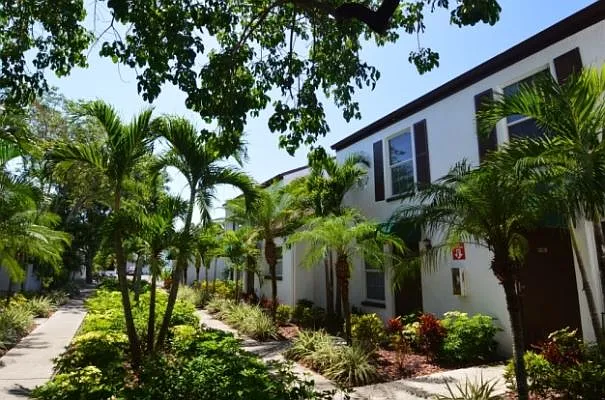Woodside Villas — Photo 1