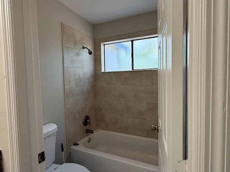 2982 Embassy Ct — Photo 12